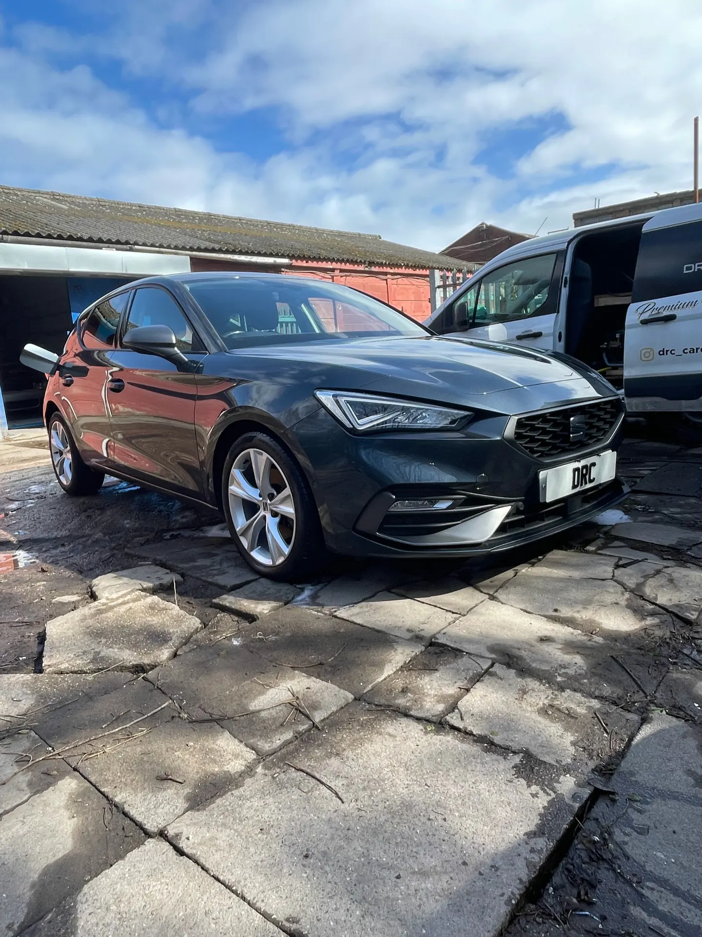 Dark grey SEAT Leon after detailing by DRC Car Care