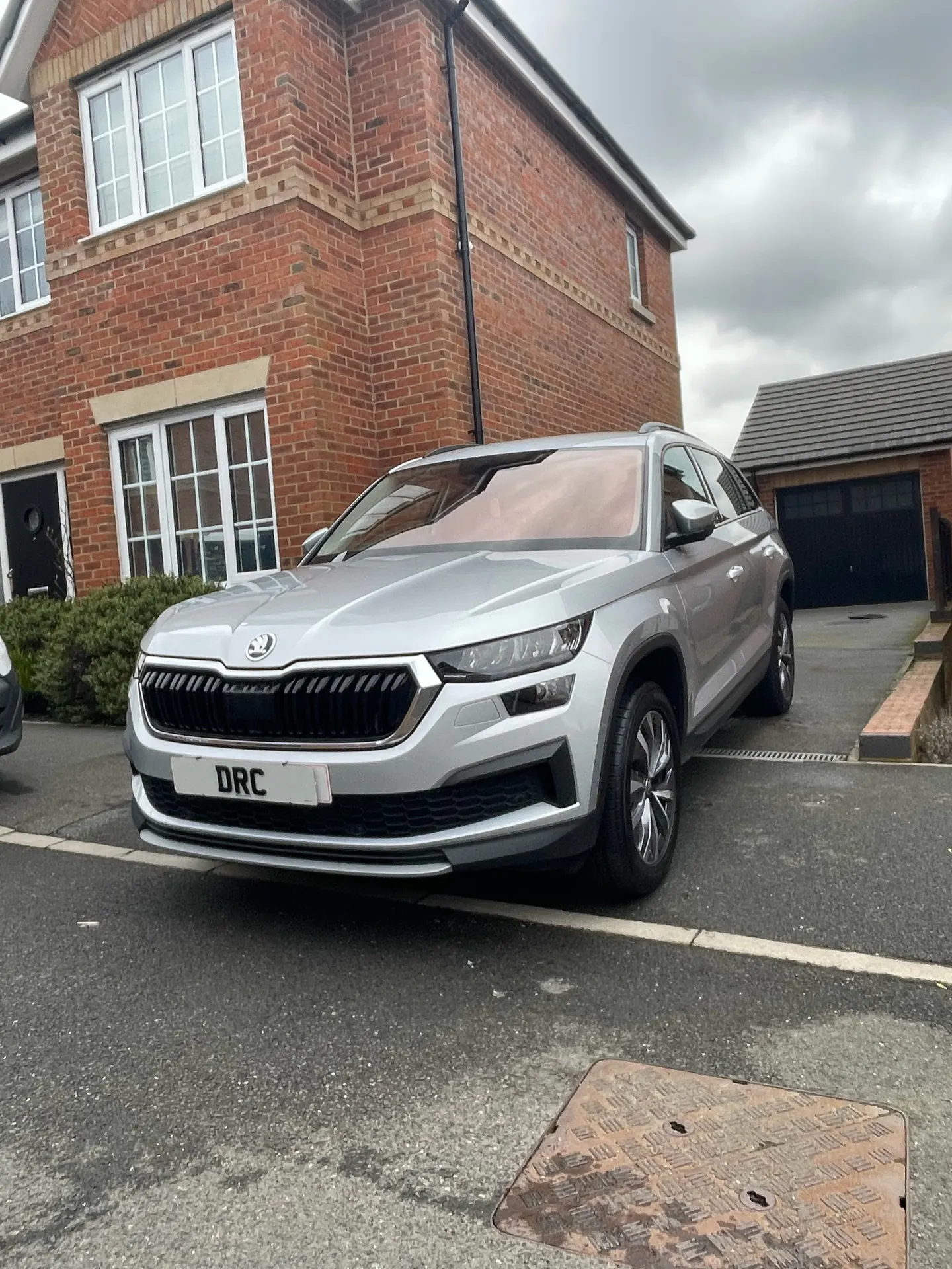 Silver Skoda Kodiaq after detailing by DRC Car Care